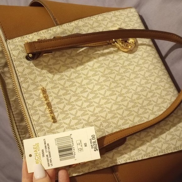 Michael Kors Trisha light cream multi-large shoulder bag - Picture 6 of 8